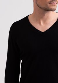 CASH-MERE Stickad tröja - schwarz