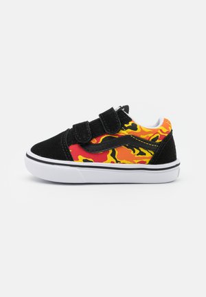 TD COMFYCUSH OLD SKOOL V - Sneaker low - black/true white