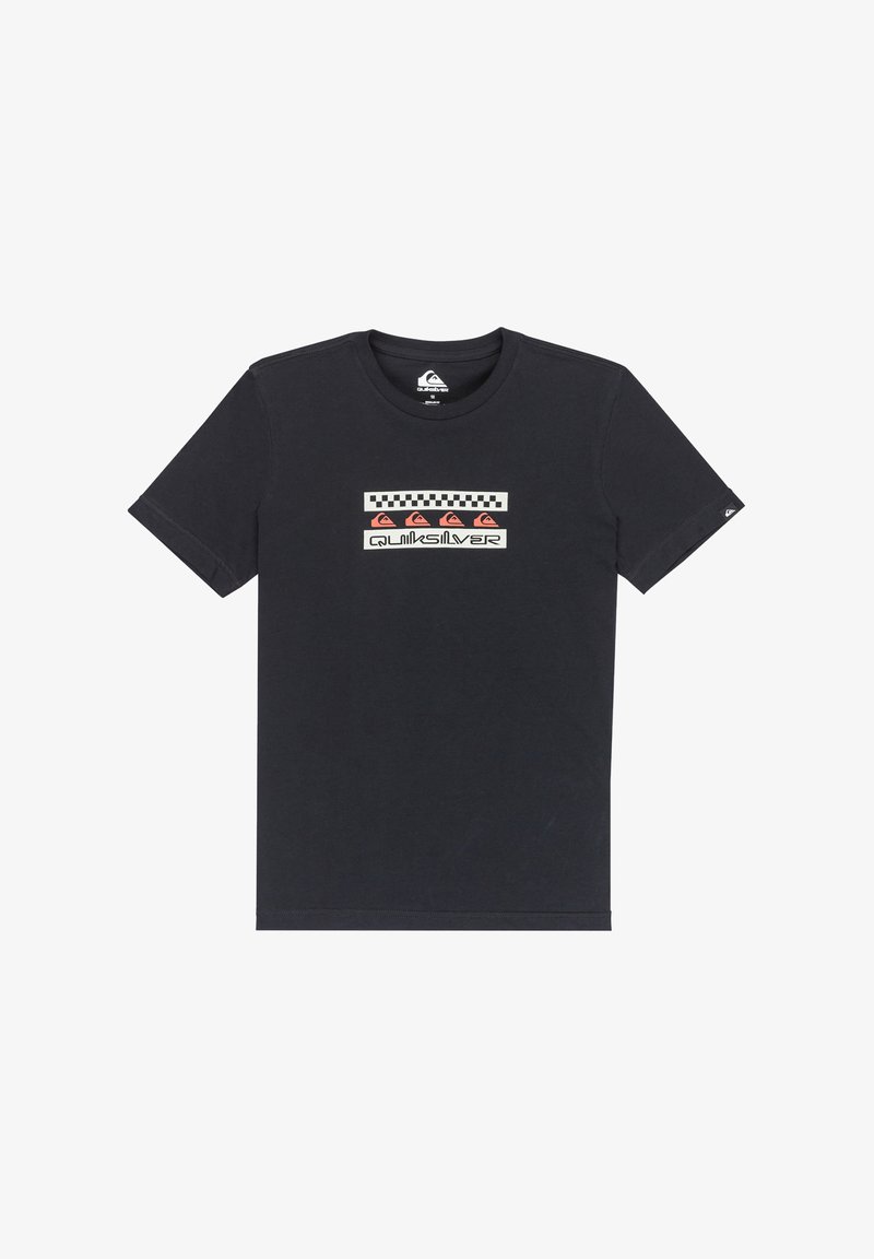 Schwarzes Baumwoll-T-Shirt mit Rundhalsausschnitt, ausgestattet mit einem horizontalen mehrfarbigen Grafikdesign mit Schachbrettmuster und dem Text "Quiksilver."
