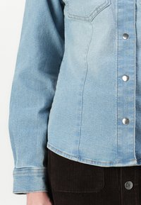 JDY JDYMOON SHIRT - Pogājama blūze - medium blue denim