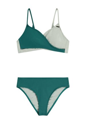 Ensemble bikini bleu sarcelle et gris clair comprenant un bralette triangulaire avec bretelles ajustables et un bas classique ; fabriqué en tissu lisse et extensible.