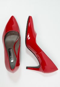 Tamaris Tacones - red