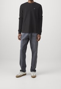 Tommy Jeans Top s dlouhým rukávem - black
