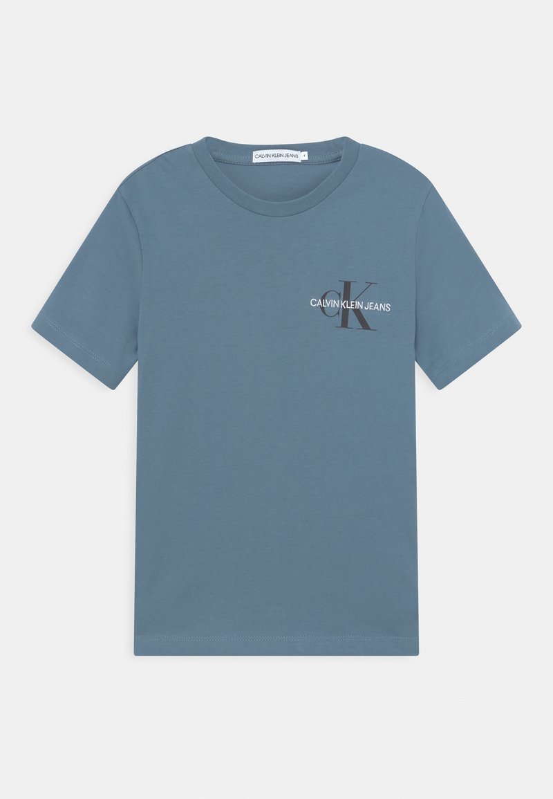 Blå kortærmet Calvin Klein Jeans t-shirt med rund hals og lille "CK" logo på venstre bryst.