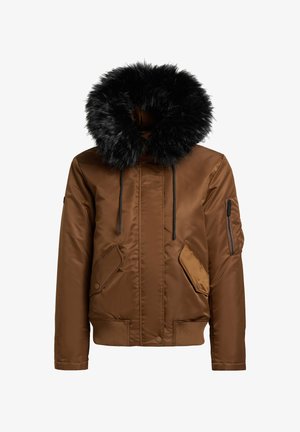 Bruine bomberjack met een afneembare zwarte bontkap, voorzien van twee steekzakken aan de voorkant, een met rits afsluitbare zak op de mouw en geribbelde manchetten.
