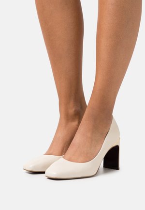 Escarpins à talons hauts - ivory