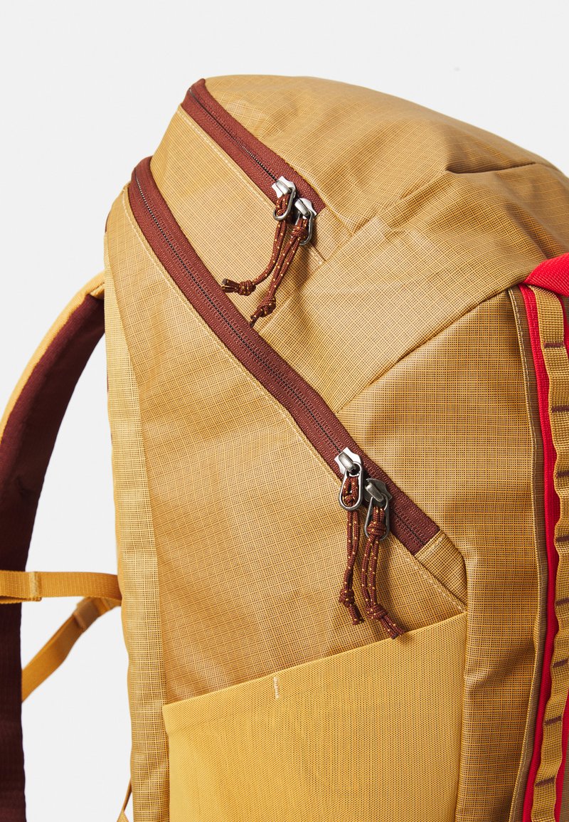 patagonia red gold backpack Patagonia BLACK HOLE PACK 32L UNISEX - Rucksack - talon gold-coloured/ochre