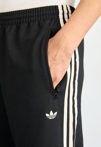 adidas Originals TRACKPANT - Παντελόνι φόρμας - black