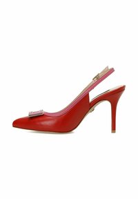 Rote Leder-Slingback-Pumps mit spitzem Zehenbereich, rosa Akzenten entlang des Randes und einer kleinen dekorativen Schnalle auf dem Obermaterial. Hoher Stiletto-Absatz.