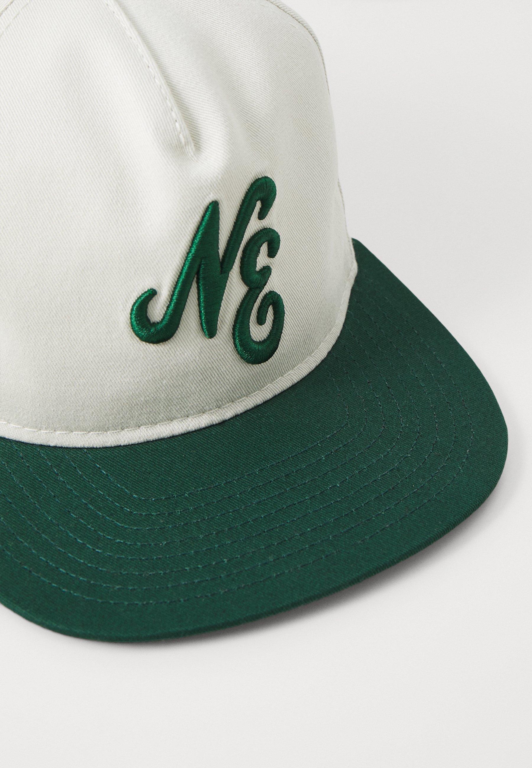 New Era UNSTRUCTURED GOLFER UNISEX - Cap - off-white/dark green