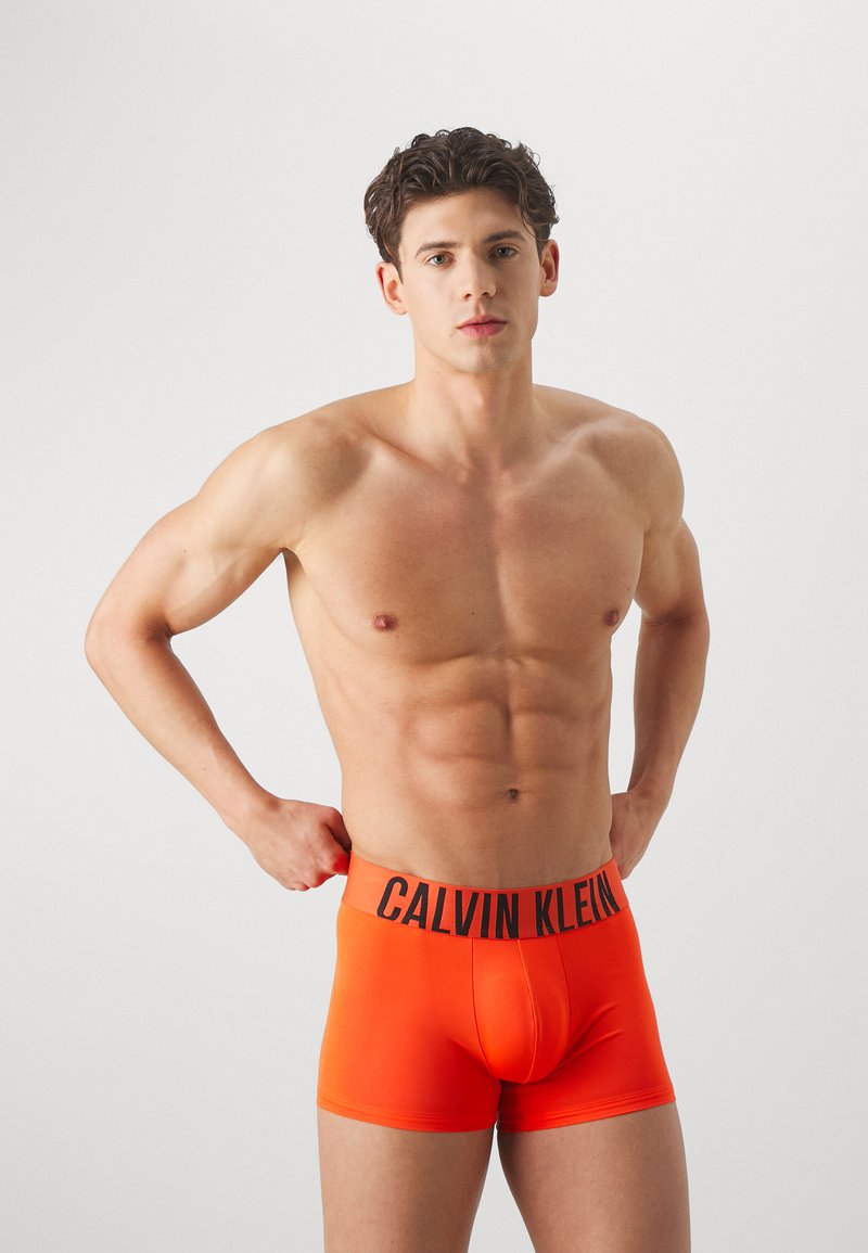 Calvin Klein Underwear TRUNK INTENSE POWER 3 PACK - Boxerbriefs - dazzling blue/grеy sky/cherry kiss