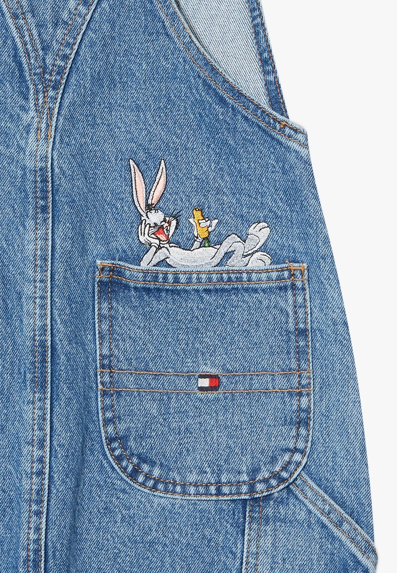 tommy hilfiger jeans looney tunes