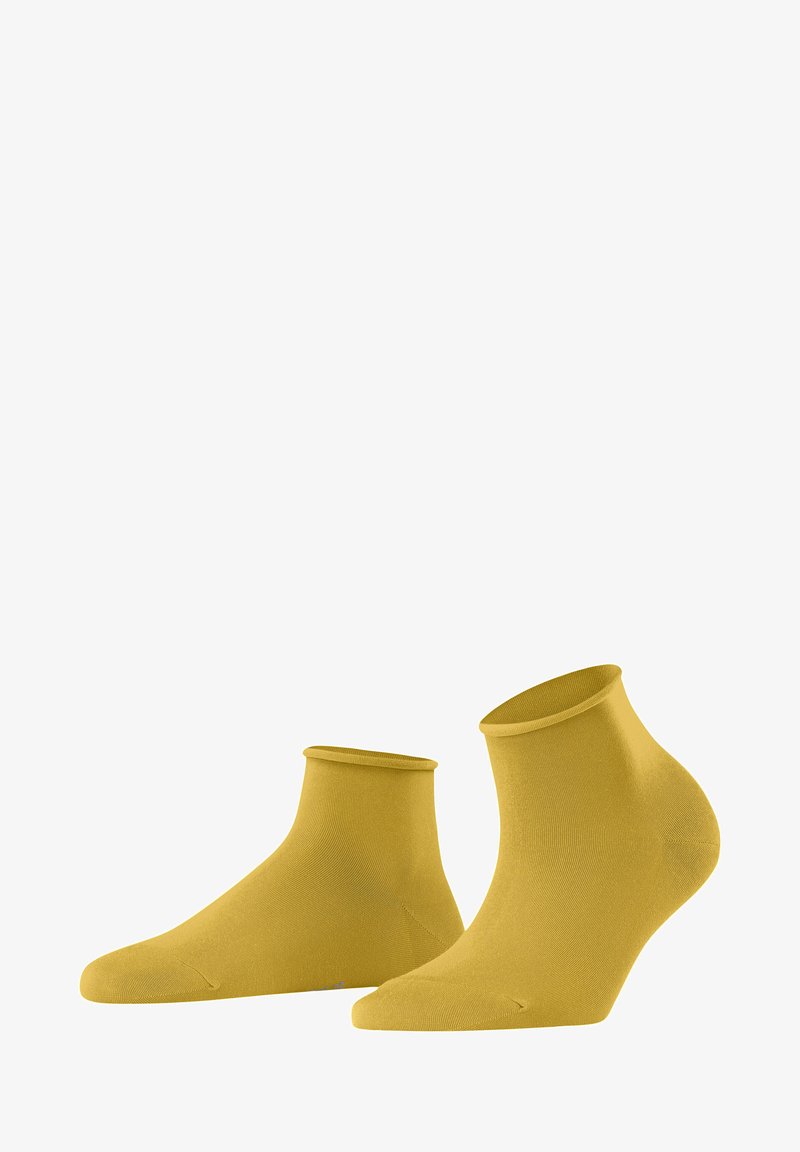 Gelbe Knöchelsocken aus weichem Stoff, mit nahtlosem Design und verstärkter Zehenpartie, die eine glatte Textur und keine Muster aufweisen.