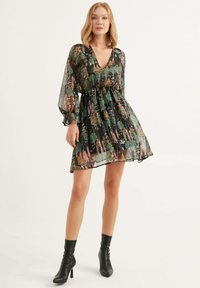 Herita BALLOON SLEEVE V NECK - Freizeitkleid - black