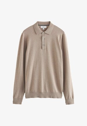 Polo shirt a maniche lunghe di colore tan, realizzato in un tessuto morbido. Presenta un colletto classico, una chiusura con tre bottoni e polsini e orlo a costine.