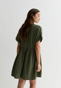 New Look CRINKLE MINI SMOCK - Blousejurk - khaki