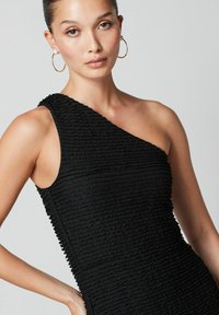 Next TEXTURED ONE SHOULDER MIDI - Robe de jour - black
