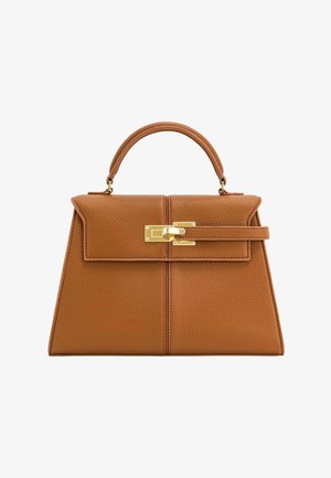Sac à main en cuir marron avec poignée supérieure et fermeture à fermoir rectangulaire doré au centre avant.