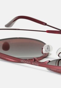 Michael Kors ARCHES - Lunettes de soleil - cordovan