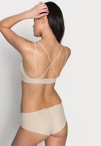 MAGIC Bodyfashion DREAM BRALETTE - Corpete - latte