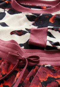 Next REGULAR FIT SET - Pyžamo - ecru red floral