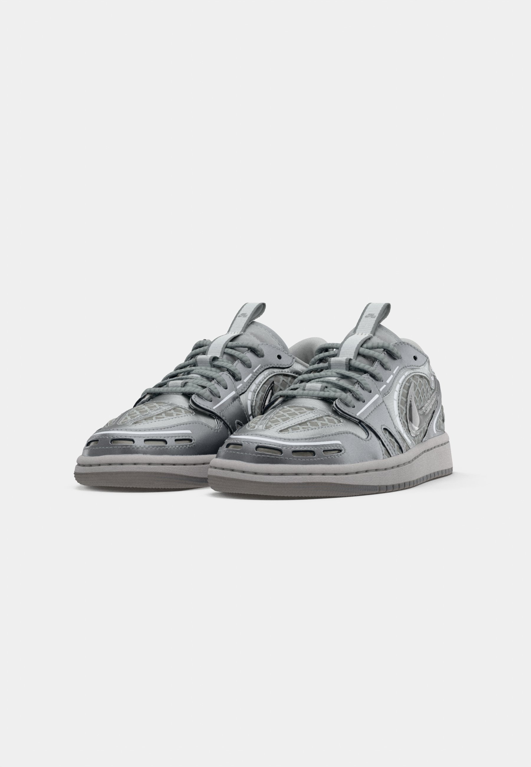Jordan AIR JORDAN 1 - Sneaker low - neutral grey/metallic silver
