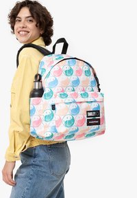 Eastpak DAY PAK'R - Reppu - smiley yy color