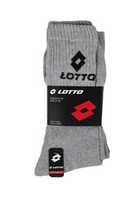 Calzini in cotone grigi con texture a costine, marchiati con un logo Lotto nero, confezionati con un'etichetta nera che indica la taglia 43-46 e i dettagli del pacchetto.