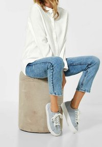 Cecil Camicetta - off-white