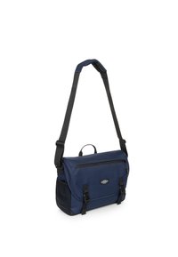 Borsa a tracolla blu navy con tracolla nera regolabile, tasca frontale con zip, tasca laterale in rete e chiusure a fibbia sul flap.