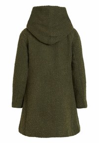 Cappotto verde oliva, in tessuto testurizzato, con cappuccio, caratterizzato da una vestibilità ampia, maniche lunghe e un orlo lungo fino al ginocchio. La vista posteriore non mostra ulteriori dettagli.