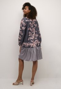 Culture CUARINA - Tričkové šaty - gray graphic