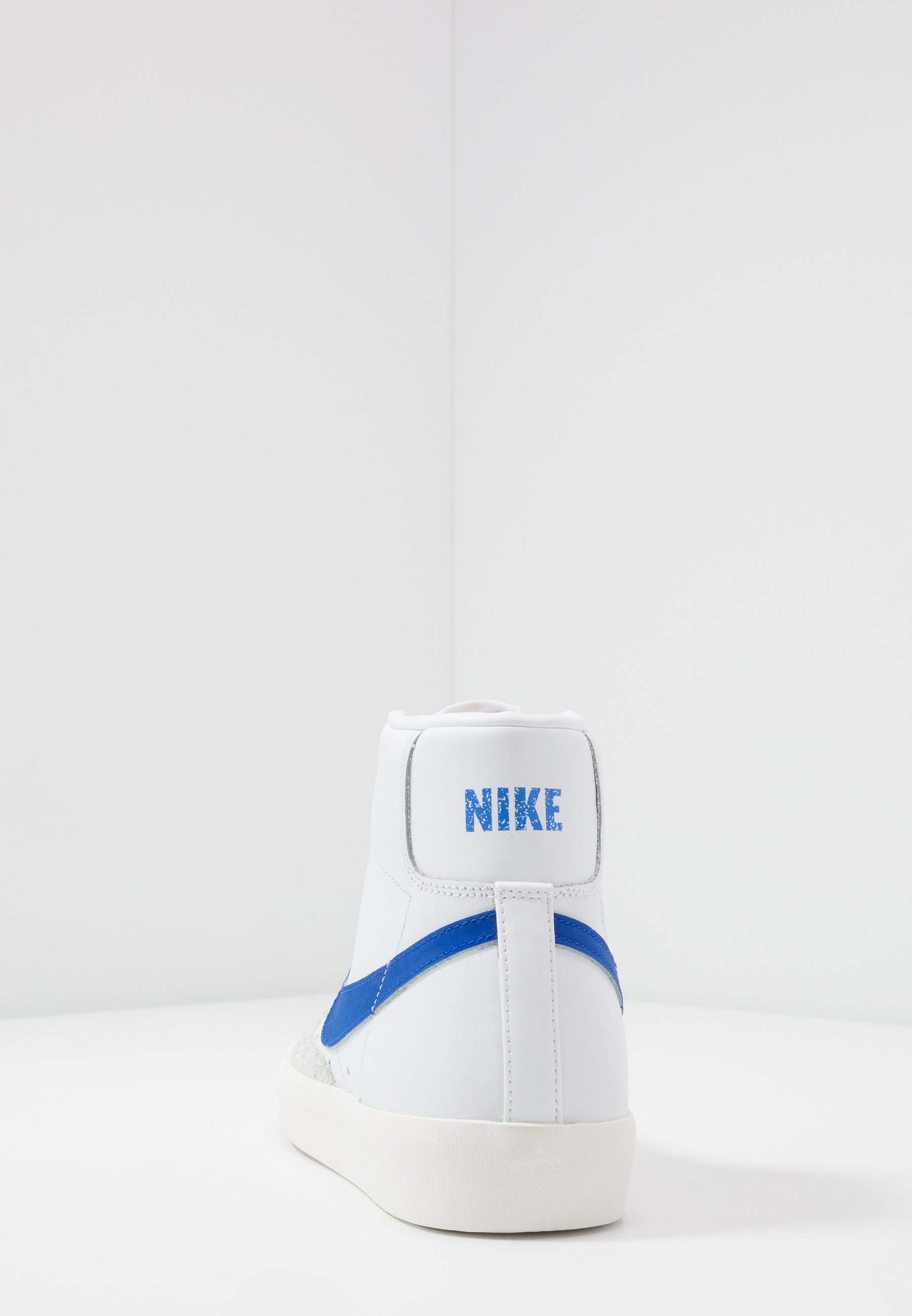 nike blazer beige femme