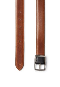 Brun läderbälte med en slät yta, som har flera hål för justering, och en fyrkantig spänne i silverfärg med svarta detaljer.