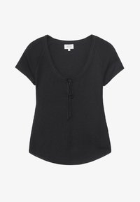 Vald, black