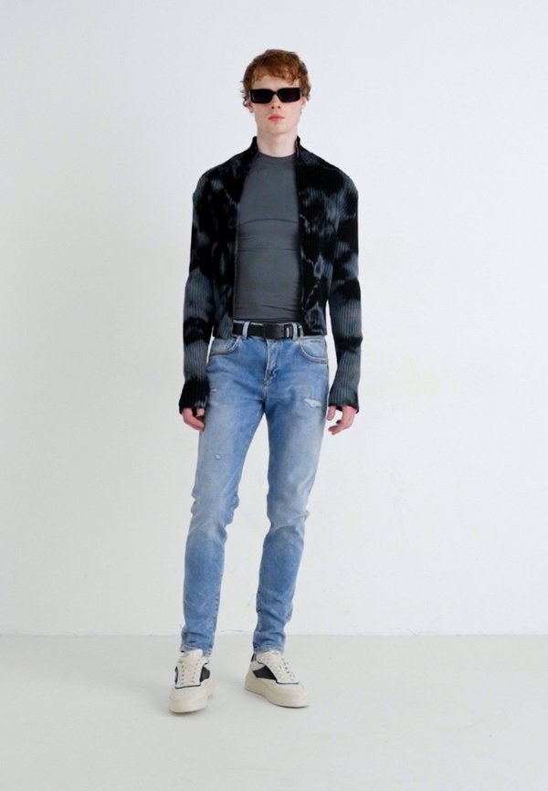 SERVANDO MID RISE - Jeans Tapered Fit - zailor wash4