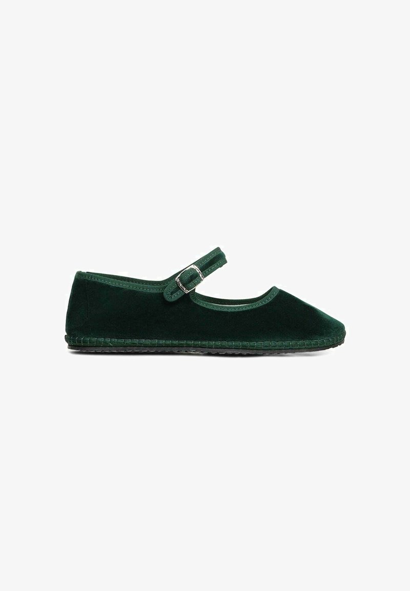 Mary Jane flat verde in velluto con una sola fascia e fibbia, punta arrotondata e dettaglio bordato, dotata di suola texture per una buona aderenza.