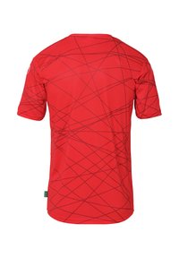 Rød atletisk t-shirt med korte ærmer, rund halsudskæring og et geometrisk mønster af mørkerøde linjer over stoffet.