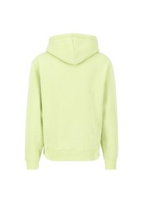 Sudadera verde claro con una textura suave, presenta un bolsillo tipo canguro y capucha con cordón, diseñada para la comodidad y el uso casual.