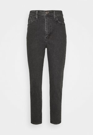 Jeans de denim preto de cintura alta com um corte slim, apresentando um fecho de botão, passantes para cinto e um design clássico de cinco bolsos.