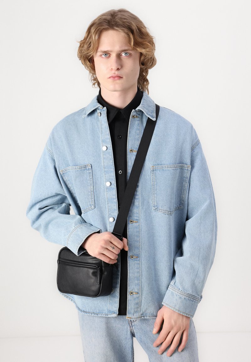 Chemise Homme En Jean Bleu Jack & Jones - Taille S, Manches Longues, Occasion En Très Bon état