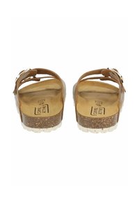 Bruine leren sandalen met twee verstelbare banden, kurken voetbed en een witte, gestructureerde rubberen zool. Beschikt over een metalen gespdetail.