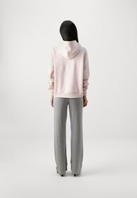 Guess Jeans GJ   AMERICAN TR  - Felpa - rose