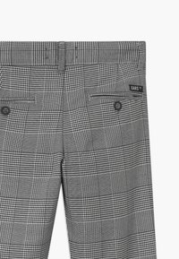 Cars Jeans PALO - Chino kalhoty - off white