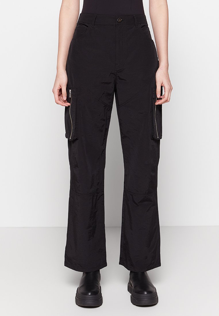 Pantaloni cargo