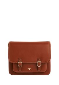 Smeđa kožna torba s glatkom teksturom, koja ima prednji poklopac i dvije zlatne kopče. Uključuje logo pčele i kontrastne šavove.