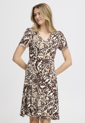 Braun-weißes Kleid mit floralem Muster, kurzen Ärmeln, V-Ausschnitt, knielangem Saum und einem weichen, strukturierten Stoff.