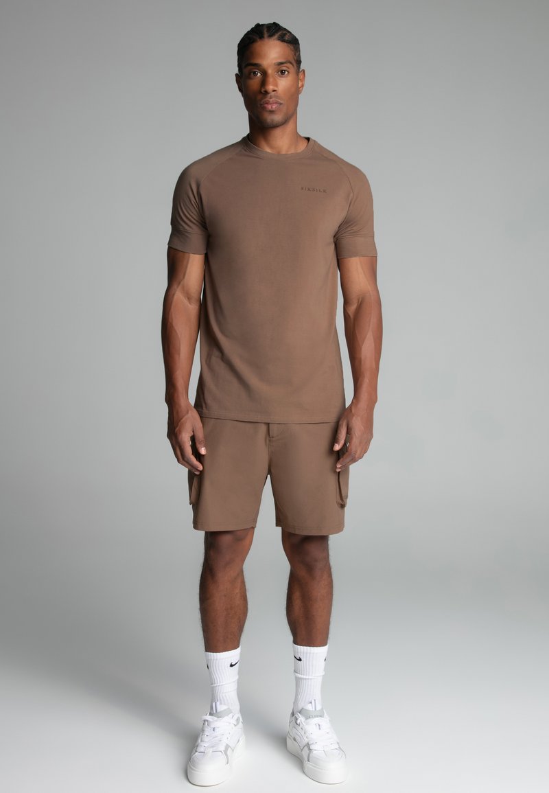 SikSilk T-shirt basic bruin