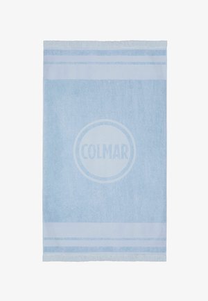 Svetlo modra brisača z belimi vodoravnimi črtami in logotipom "COLMAR" na sredini, z resicami na zgornjem in spodnjem robu.