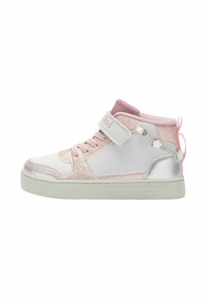 Sneaker alta rosa e argento con dettagli glitterati, colletto in rete imbottito, lacci e una fascia in Velcro. Materiali texturizzati e lisci.